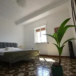 Nyaraló Ar *
